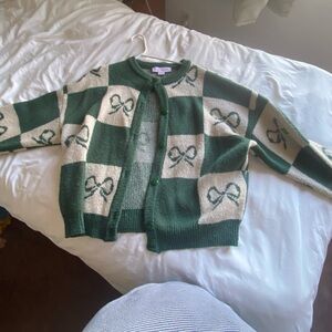 Lisa says gah green bow cardigan. only been worn a few times #lisasaysgah